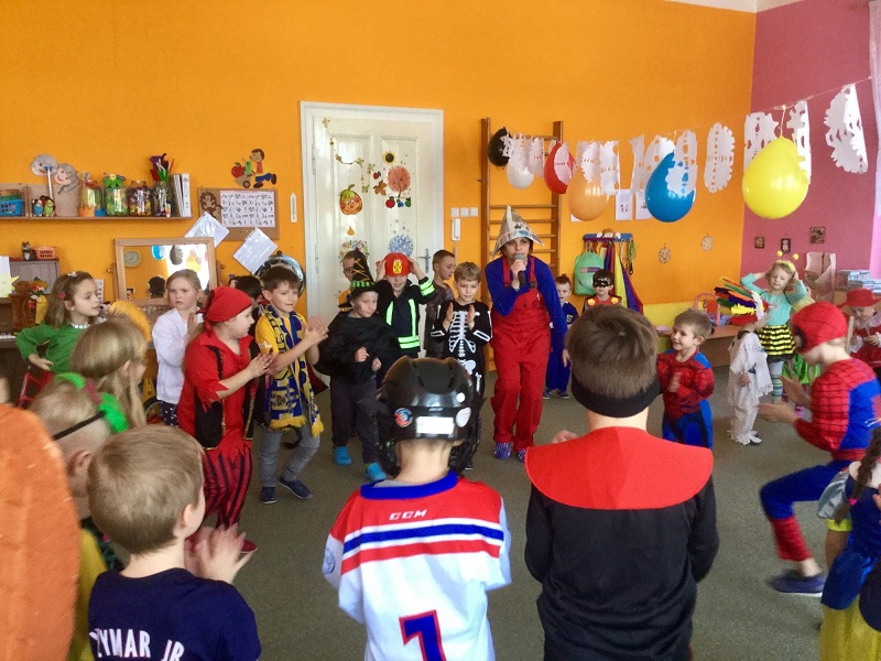 Večerníčkový karneval